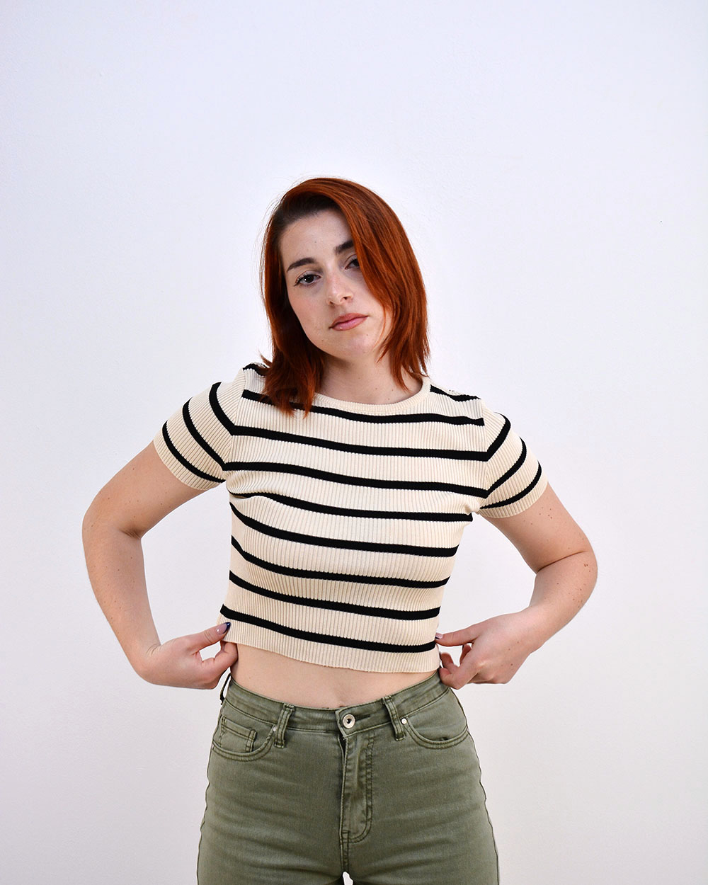  Beltipo Γυναικεία Μπεζ Μπλούζα Crop Top με Μαύρες Ριγείς 2025